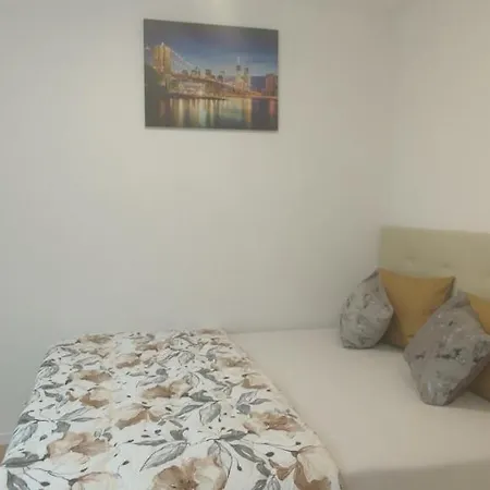 Apartmani Sarah 4 Tuzla Exterior photo